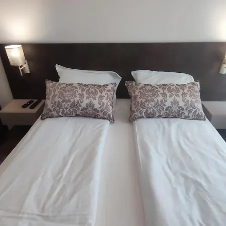 Belvil - Sakura Park Lux Apartment *